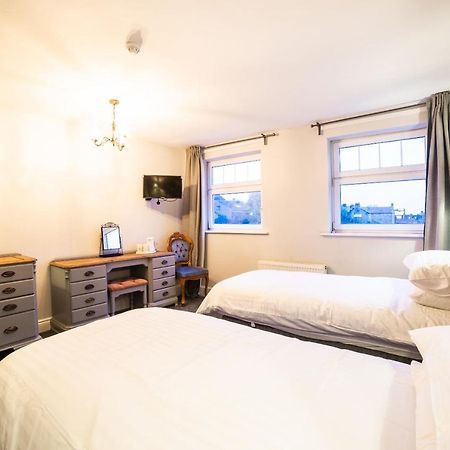 Churchill'S Hotel Wombwell Eksteriør billede
