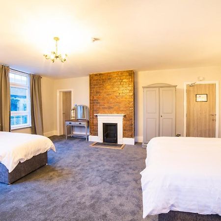 Churchill'S Hotel Wombwell Eksteriør billede