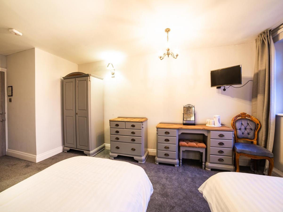 Churchill'S Hotel Wombwell Eksteriør billede