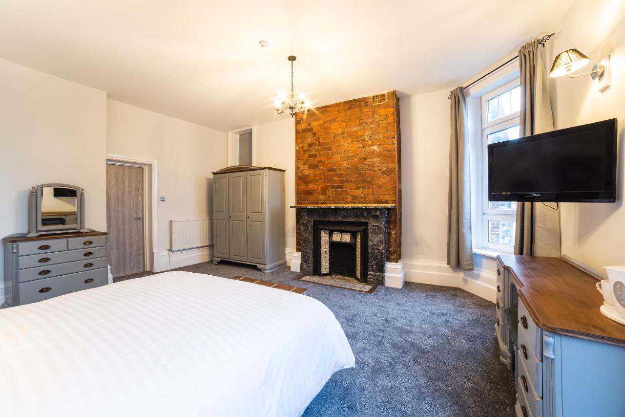 Churchill'S Hotel Wombwell Eksteriør billede